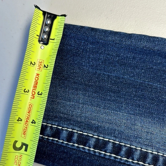 Vigoss Womens Chelsea Heritage Capri Jeans Embroidered Gems 1/2 - Picture 15 of 16